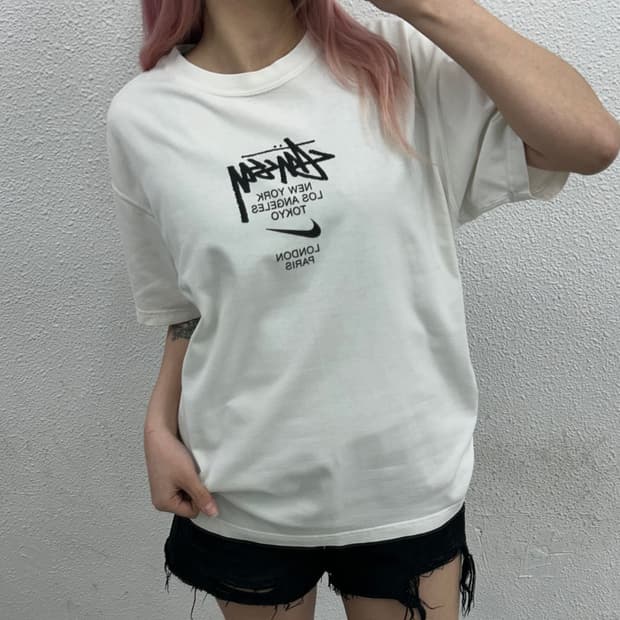 스투시 x 나이키 화이트 반팔 L