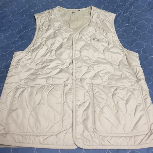 (23FW) K2 아웃포켓 경량 패딩 조끼 샌드베이지 (105)