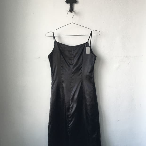 Satin sleeveless onepiece