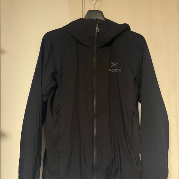 아크테릭스 아톰 후디 블랙