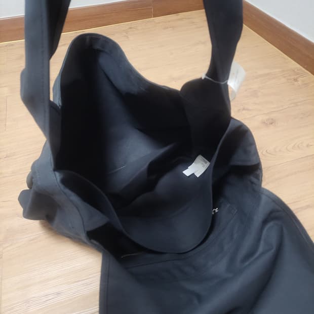 꼼데가르송 스트로베리 메신저백