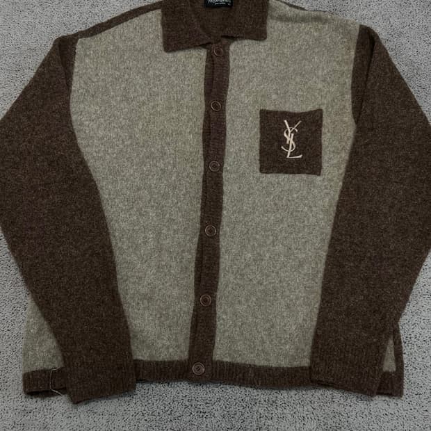 입생로랑 모가디건 구해봅니다~