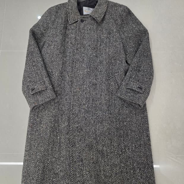 아쿠아스큐텀 아이리쉬 트위드 코트