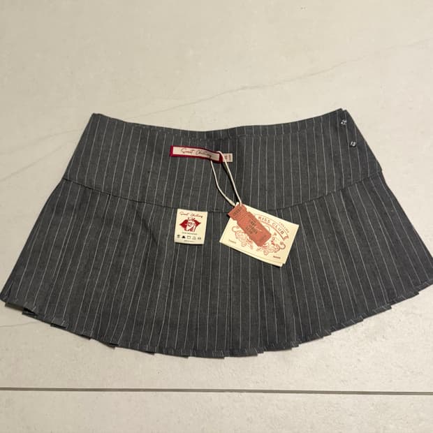 Sweet chilling pleated mini skirt