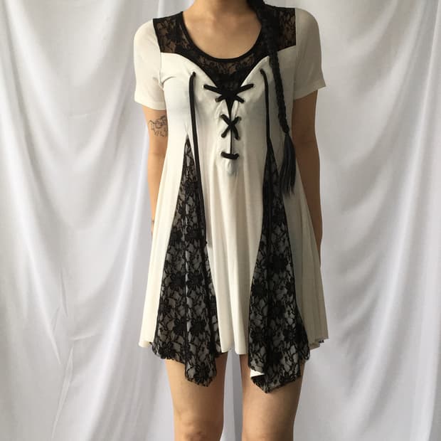 Lace up point lace trimming onepiece