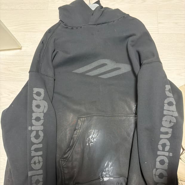 발렌시아가 후드티