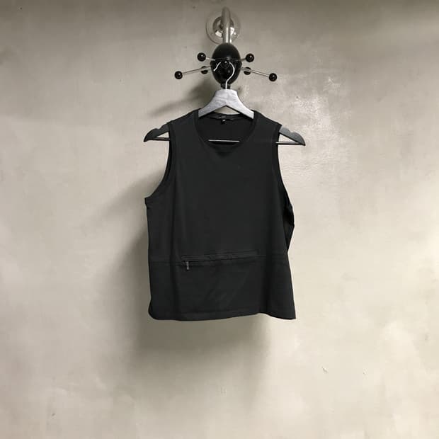 구찌 블랙 슬리브리스 42(W)