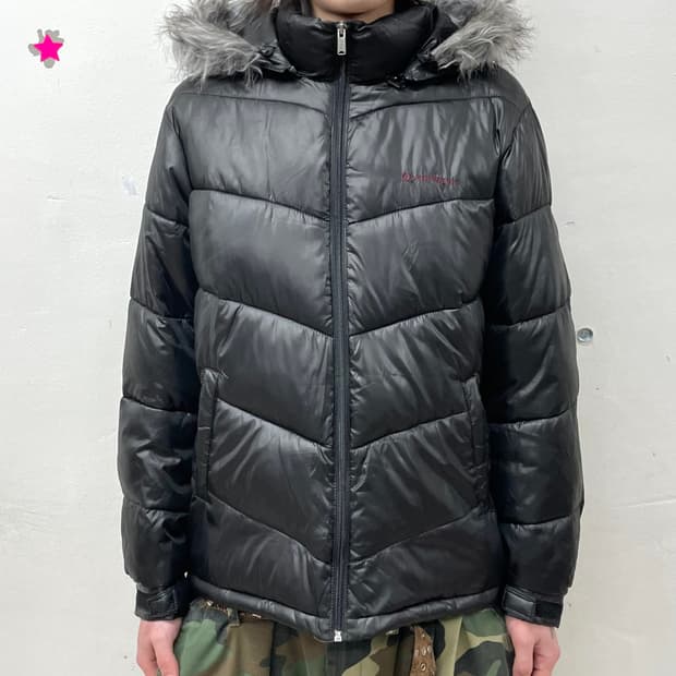 Glossy Retro Black Padded 