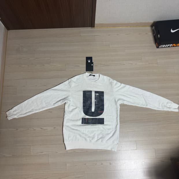 언더커버 30주년 한정판 맨투맨 새상품