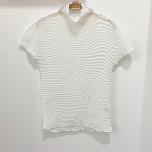 Issey Miyake me 화이트 플리츠T
