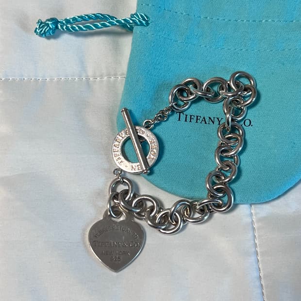 티파니앤코 팔찌 리턴 투 티파니하트 태그 토글 브 레이슬릿