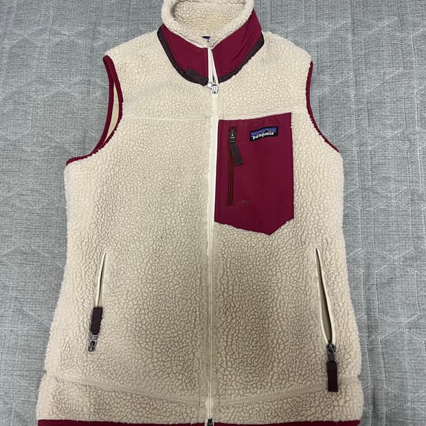 파타고니아 레트로 파일 베스트 아이보리/버건디 xs