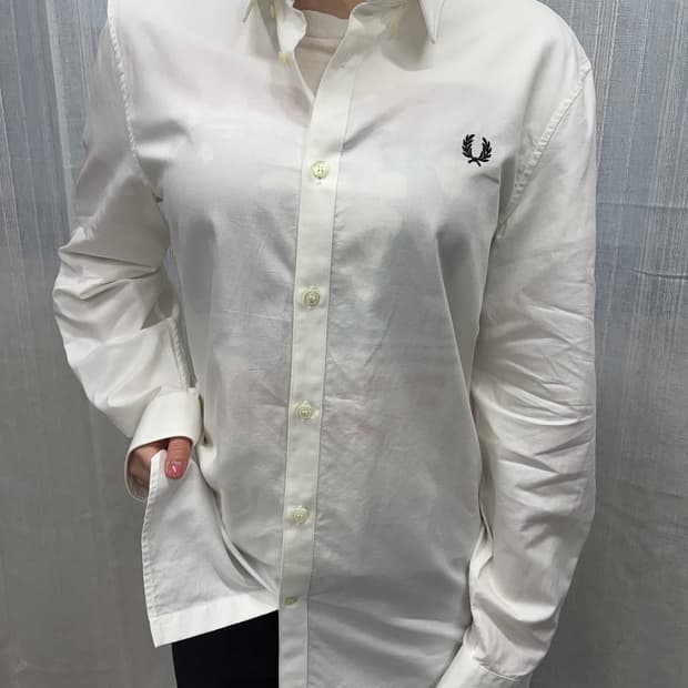 Fred Perry 프레드페리 로렐 자수 화이트 셔츠
