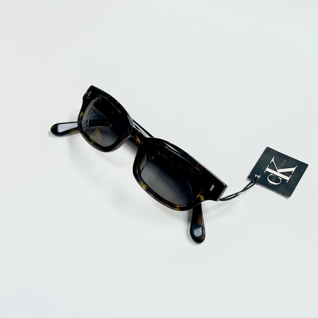 Calcin Klein사의 빈티지 선글라스