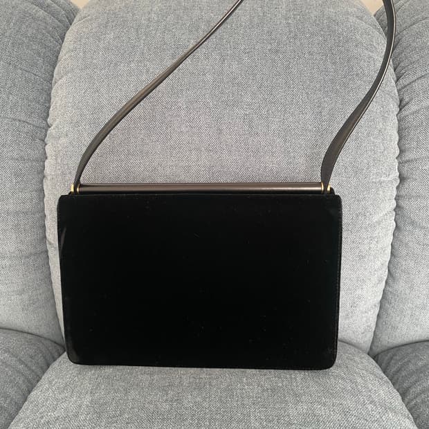 투티에 벨벳 블랙