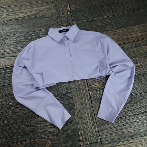 [엘이이와이] 백 슬릿 크롭 셔츠 블라우스 M19013