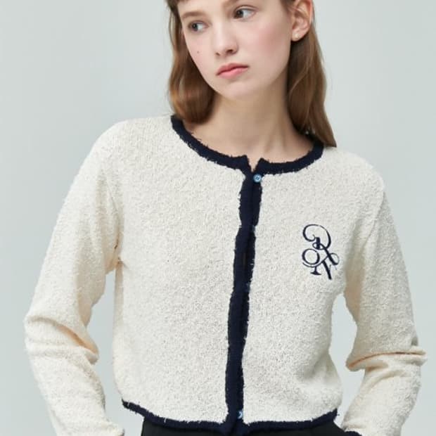 슈화 착용 론론 가디건