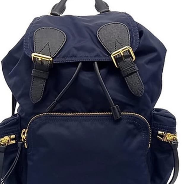 버버리 나일론 백팩 팔아여