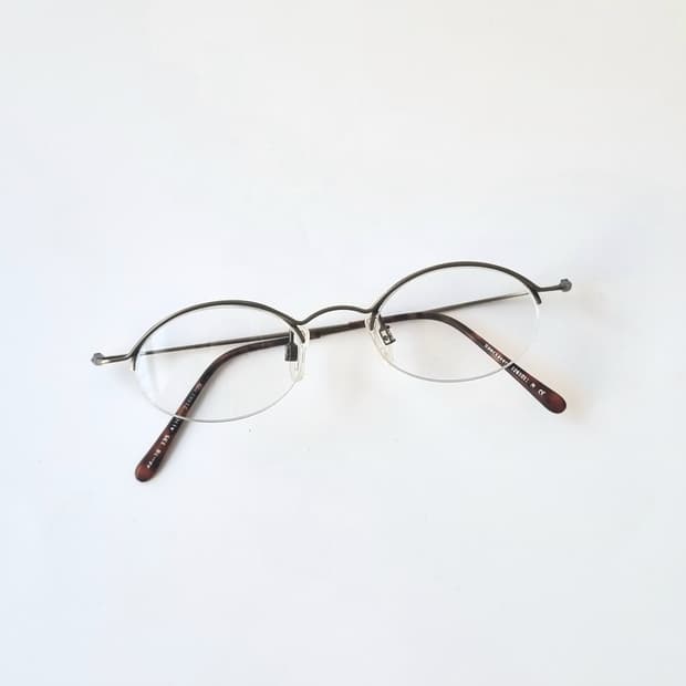 데드스탁 빈티지 오벌형 엔틱 반무테 안경테 463