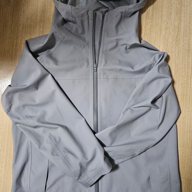 유니클로 바람막이 L 상태 최상