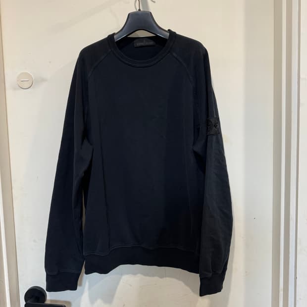 스톤아일랜드 고스트피스 와펜 맨투맨