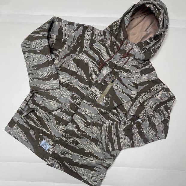 Nude Bones 카모 자켓