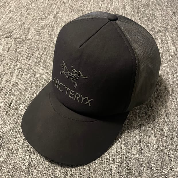 아크테릭스 버드 워드 트러커 캡 모자
