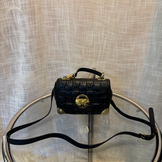 정품 메트로시티 퀄팅 금장 크로스 토트백    