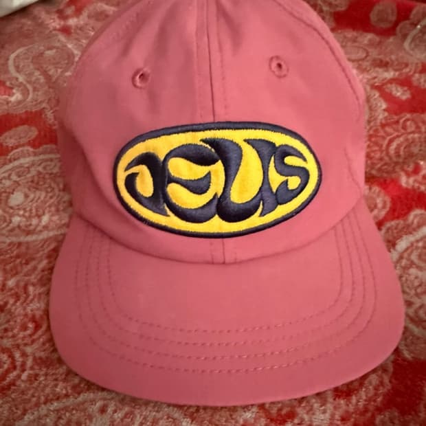 데우스 엑스 마키나 핑크 볼캡