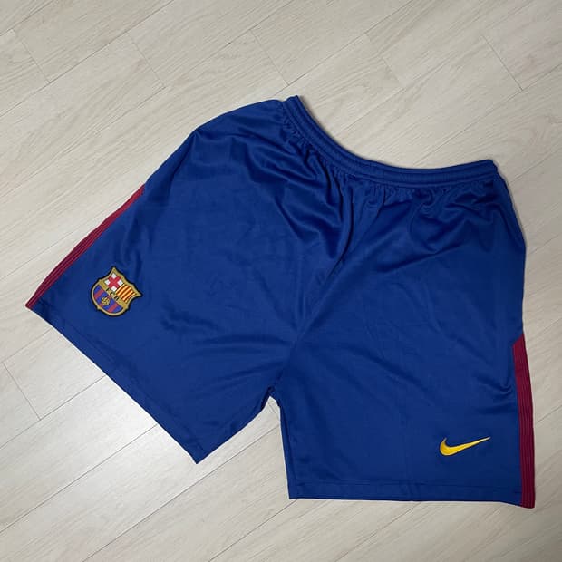 나이키 바르셀로나 에어로스위프트 쇼츠 반바지