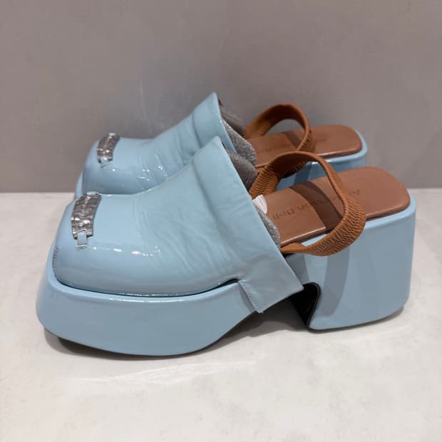 앤더슨벨 LOLANTA SQUARE TOE LOAFER SANDAL