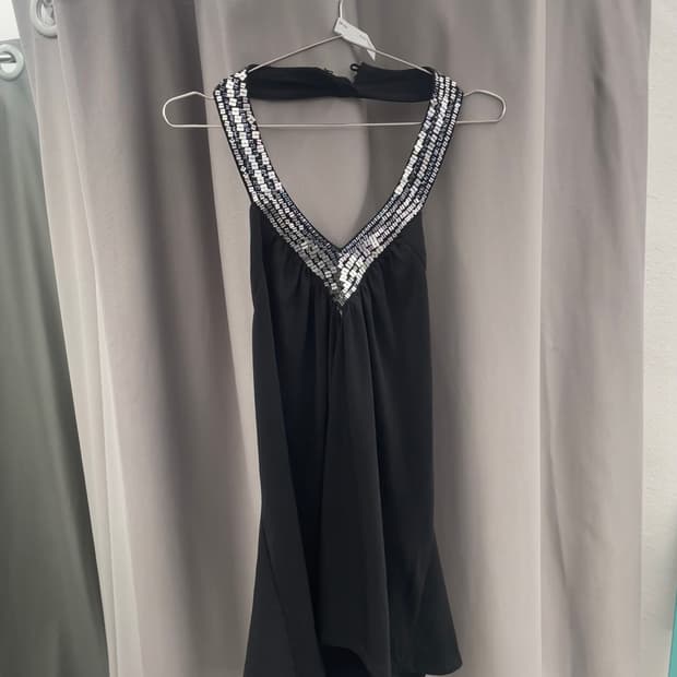 백리스 스팽글 홀터 탑