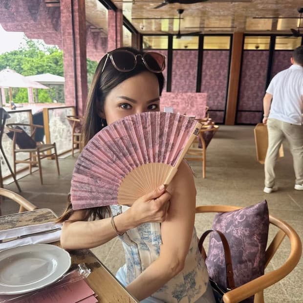 디올뷰티 리비에라 부채 핑크 디올 기프트