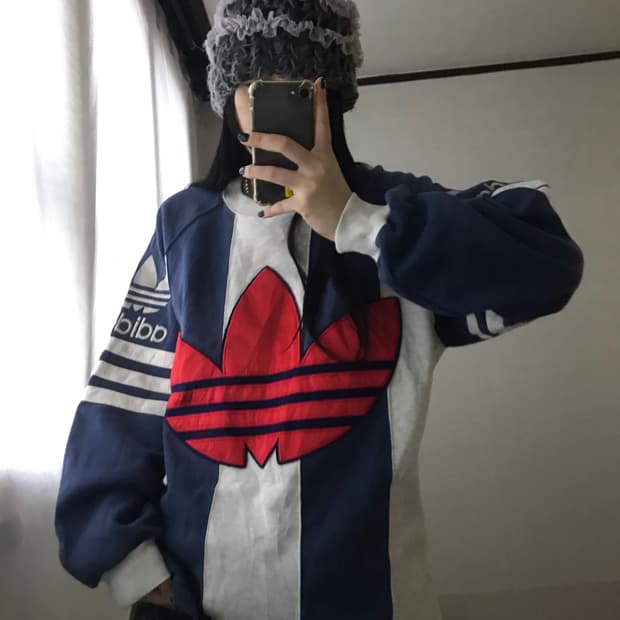 아디다스 올드스쿨 빅로고 맨투맨