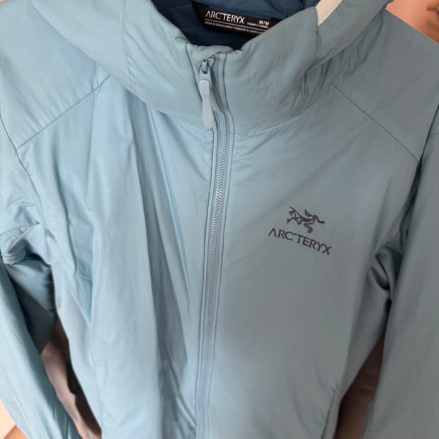 아크테릭스 아톰 LT 후디 솔레스