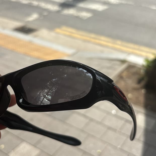 오클리 몬스터독 두카티 Oakley MonsterDog Ducati