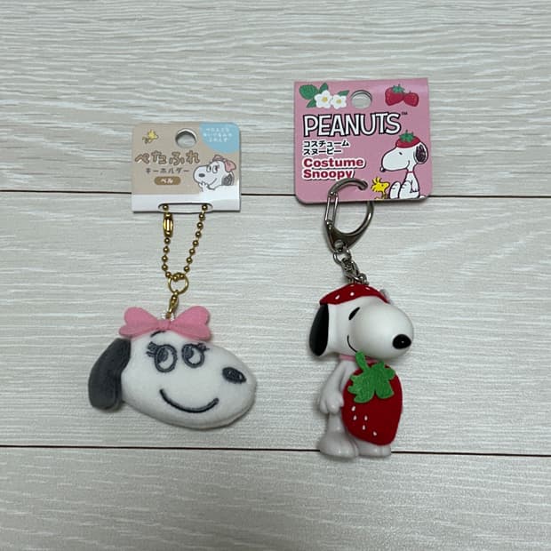 스누피 키링 세트 (벨 키체인 + 딸기 코스튬 피규어)