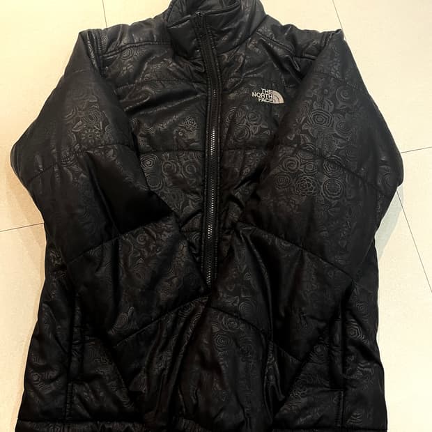 노스페이스 여성 경량패딩 