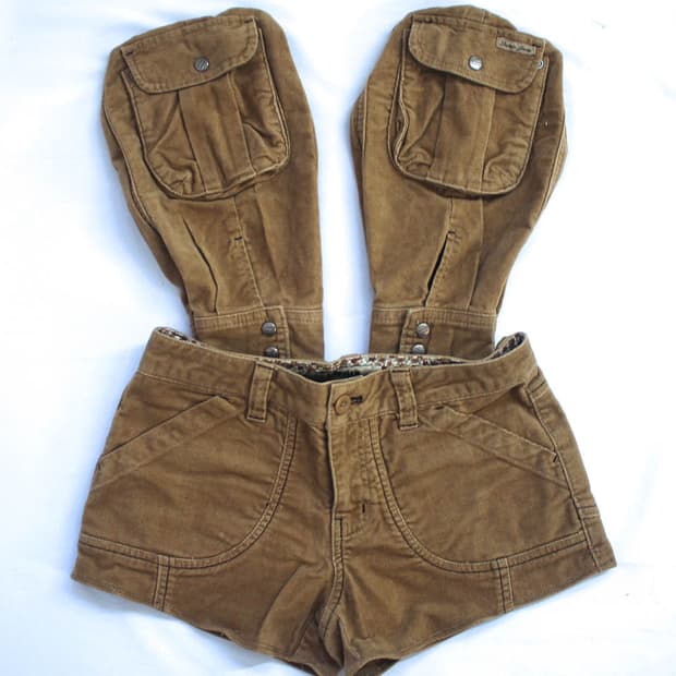 Cargo micro B-ear ochre shorts