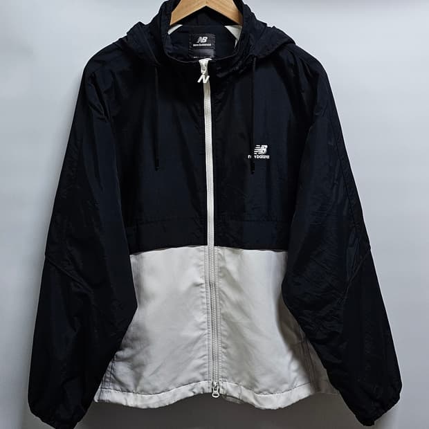 뉴발란스 바람막이 100