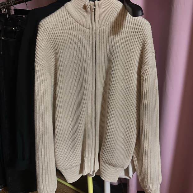 아모멘토 니트집업 l