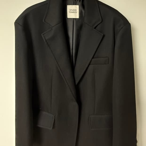 스튜디오 톰보이 블랙 블레이저