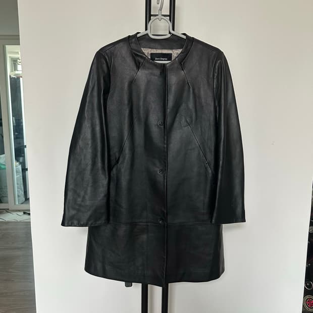 Zero Degree 블랙 가죽 코트