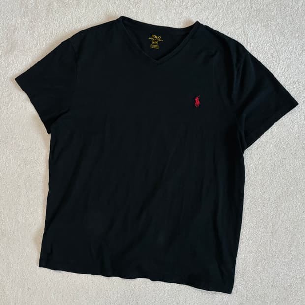 폴로 랄프로렌 블랙 스몰로고 브이넥 반팔티