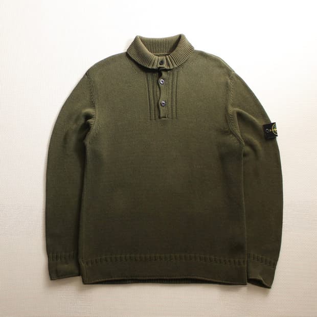 Stone lsland 스톤아일랜드 클래식 올리브 하프넥 니트