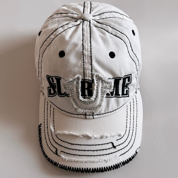 슈프림 x 트루릴리전 6패널 캡 화이트