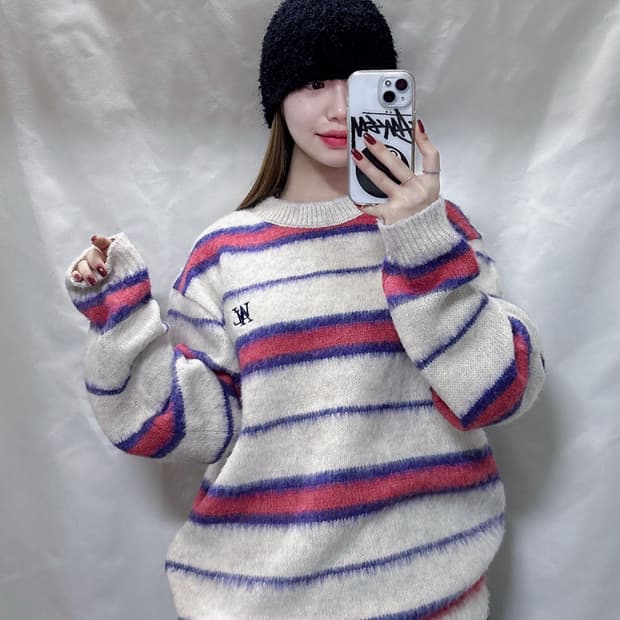 우알롱 스몰로고 니트 