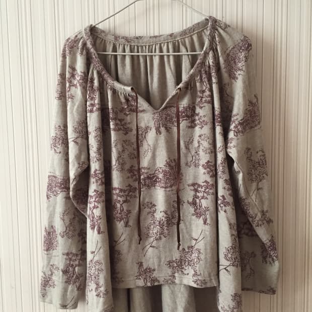 빈티지 패턴 플리츠 블라우스