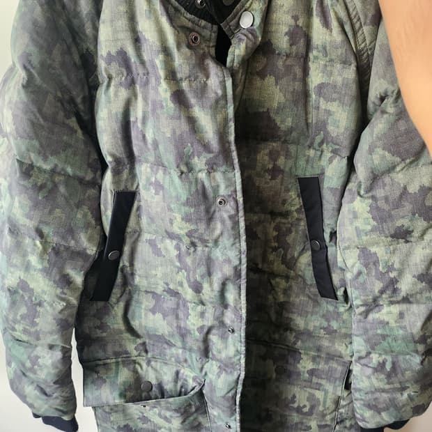 오니츠카 타이거 세미롱패딩 덕다운 그린카모