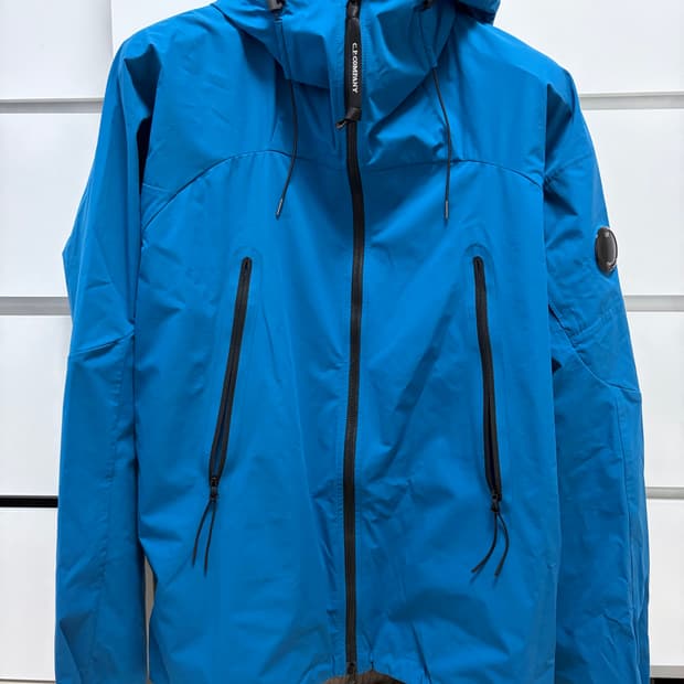 Cp컴퍼니 프로텍 바람막이 54사이즈 판매